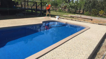 Coorong Pool Pebble Coping